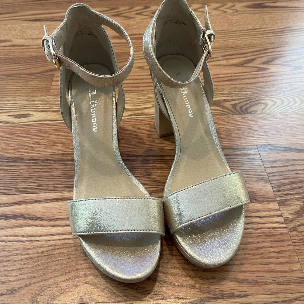 CL by Laundry Women's Shimmering Gold Heels